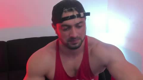 Snapshot of thomas_brandon chatting on March 25, 5:35 am Thomas Brandon online show from March 25, 5:35 am