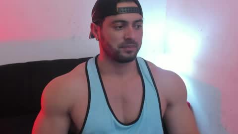 Snapshot of thomas_brandon chatting on March 27, 4:40 am Thomas Brandon online show from March 27, 4:40 am