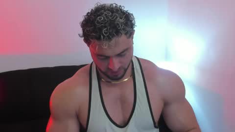 Snapshot of thomas_brandon chatting on March 31, 4:02 am Thomas Brandon online show from March 31, 4:02 am