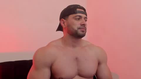 Snapshot of thomas_brandon chatting on May 13, 10:34 am Thomas Brandon online show from May 13, 10:34 am