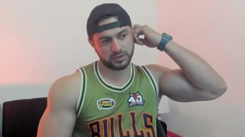 Snapshot of thomas_brandon chatting on May 20, 9:04 am Thomas Brandon online show from May 20, 9:04 am