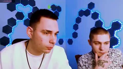 Snapshot of thomas_crow chatting on December 1, 9:47 am thomas_crow online show from December 1, 9:47 am