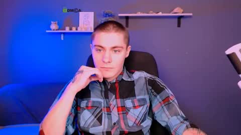 Snapshot of thomas_crow chatting on December 2, 9:36 am thomas_crow online show from December 2, 9:36 am