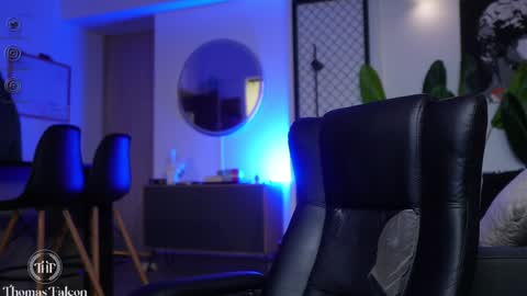 Thomas Falcon online show from January 17, 3:12 am