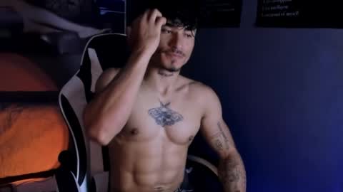 Snapshot of thomas_fit1 chatting on April 14, 5:02 am Thomas 3 JUST STAY AND BE MY LAST LOVE online show from April 14, 5:02 am