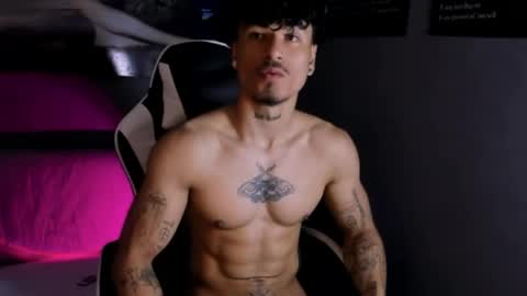 Snapshot of thomas_fit1 chatting on April 15, 6:59 pm Thomas 3 JUST STAY AND BE MY LAST LOVE online show from April 15, 6:59 pm