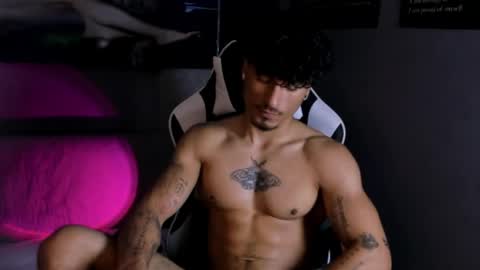Snapshot of thomas_fit1 chatting on April 15, 7:58 pm Thomas 3 JUST STAY AND BE MY LAST LOVE online show from April 15, 7:58 pm