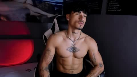 Snapshot of thomas_fit1 chatting on April 17, 6:00 pm Thomas 3 JUST STAY AND BE MY LAST LOVE online show from April 17, 6:00 pm