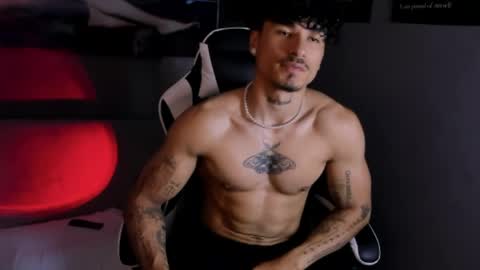 Snapshot of thomas_fit1 chatting on April 20, 7:48 pm Thomas 3 JUST STAY AND BE MY LAST LOVE online show from April 20, 7:48 pm