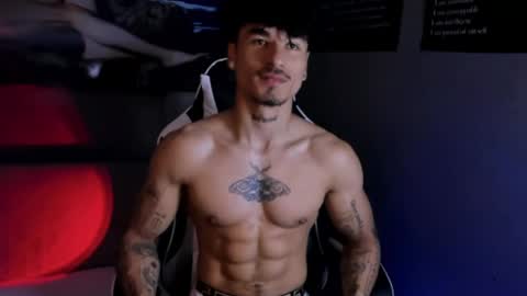 Snapshot of thomas_fit1 chatting on April 21, 6:55 pm Thomas 3 JUST STAY AND BE MY LAST LOVE online show from April 21, 6:55 pm
