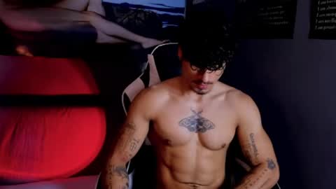 Snapshot of thomas_fit1 chatting on April 23, 7:05 pm Thomas 3 JUST STAY AND BE MY LAST LOVE online show from April 23, 7:05 pm
