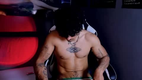 Snapshot of thomas_fit1 chatting on April 24, 7:11 am Thomas 3 JUST STAY AND BE MY LAST LOVE online show from April 24, 7:11 am