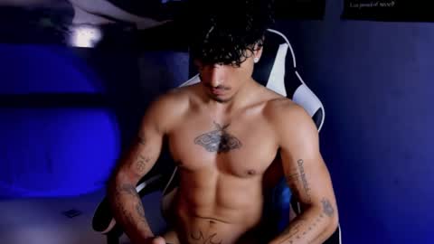 Snapshot of thomas_fit1 chatting on May 8, 3:45 am Thomas 3 JUST STAY AND BE MY LAST LOVE online show from May 8, 3:45 am