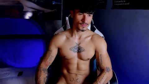 Snapshot of thomas_fit1 chatting on May 11, 3:12 am Thomas 3 JUST STAY AND BE MY LAST LOVE online show from May 11, 3:12 am