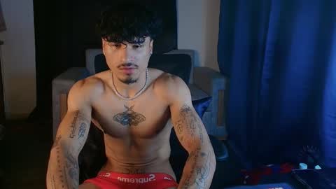 Snapshot of thomas_fit1 chatting on May 19, 11:55 pm Thomas 3 JUST STAY AND BE MY LAST LOVE online show from May 19, 11:55 pm