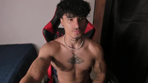 Snapshot of thomas_fit1 chatting on May 28, 2:53 am Thomas 3 JUST STAY AND BE MY LAST LOVE online show from May 28, 2:53 am