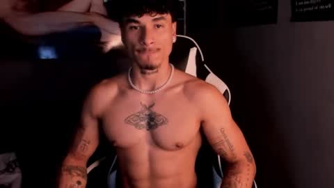 Snapshot of thomas_fit1 chatting on June 11, 2:53 am Thomas 3 JUST STAY AND BE MY LAST LOVE online show from June 11, 2:53 am
