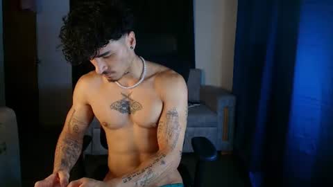 Snapshot of thomas_fit1 chatting on June 19, 12:04 am Thomas 3 JUST STAY AND BE MY LAST LOVE online show from June 19, 12:04 am
