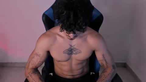 Snapshot of thomas_fit1 chatting on June 23, 12:25 pm Thomas 3 JUST STAY AND BE MY LAST LOVE online show from June 23, 12:25 pm