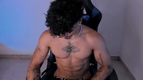 Snapshot of thomas_fit1 chatting on June 26, 12:48 am Thomas 3 JUST STAY AND BE MY LAST LOVE online show from June 26, 12:48 am