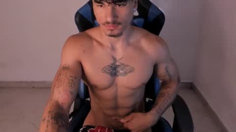 Snapshot of thomas_fit1 chatting on June 27, 12:22 pm Thomas 3 JUST STAY AND BE MY LAST LOVE online show from June 27, 12:22 pm