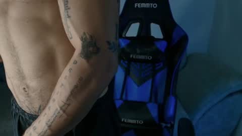 Snapshot of thomas_fit1 chatting on July 4, 1:23 am Thomas 3 JUST STAY AND BE MY LAST LOVE online show from July 4, 1:23 am