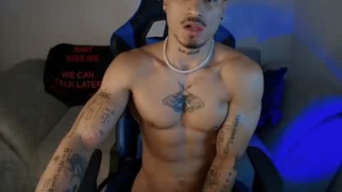 Snapshot of thomas_fit1 chatting on July 12, 12:51 pm Thomas 3 JUST STAY AND BE MY LAST LOVE online show from July 12, 12:51 pm