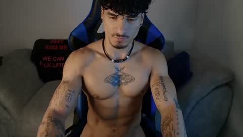 Snapshot of thomas_fit1 chatting on July 15, 12:49 am Thomas 3 JUST STAY AND BE MY LAST LOVE online show from July 15, 12:49 am