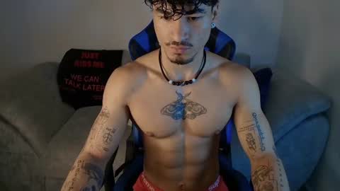 Snapshot of thomas_fit1 chatting on July 17, 12:23 pm Thomas 3 JUST STAY AND BE MY LAST LOVE online show from July 17, 12:23 pm