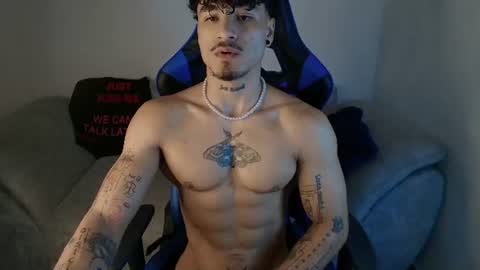 Snapshot of thomas_fit1 chatting on July 20, 12:07 pm Thomas 3 JUST STAY AND BE MY LAST LOVE online show from July 20, 12:07 pm