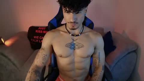 Snapshot of thomas_fit1 chatting on July 22, 1:14 pm Thomas 3 JUST STAY AND BE MY LAST LOVE online show from July 22, 1:14 pm