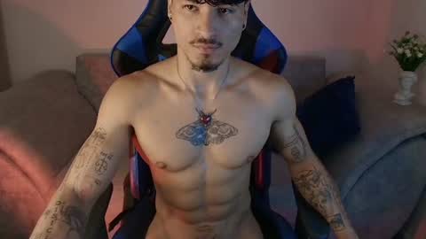Snapshot of thomas_fit1 chatting on July 28, 2:13 pm Thomas 3 JUST STAY AND BE MY LAST LOVE online show from July 28, 2:13 pm