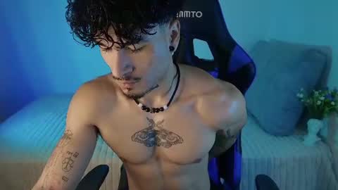 Snapshot of thomas_fit1 chatting on August 1, 12:37 pm Thomas 3 JUST STAY AND BE MY LAST LOVE online show from August 1, 12:37 pm