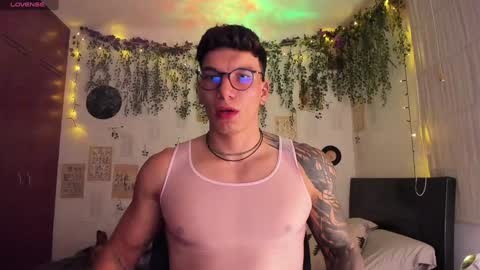 Thomas Grey online show from January 24, 4:48 am