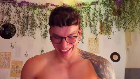 Thomas Grey online show from February 13, 1:08 am