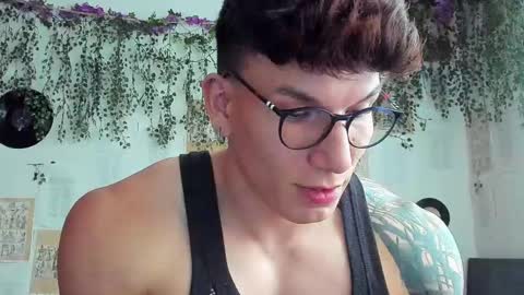 Thomas Grey online show from February 13, 10:33 pm