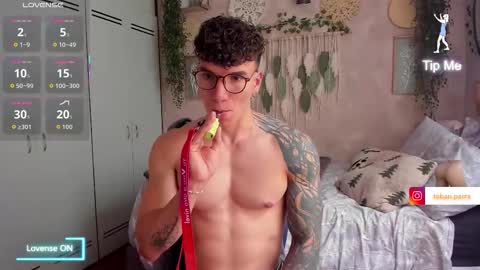 Thomas Grey online show from November 30, 9:30 pm