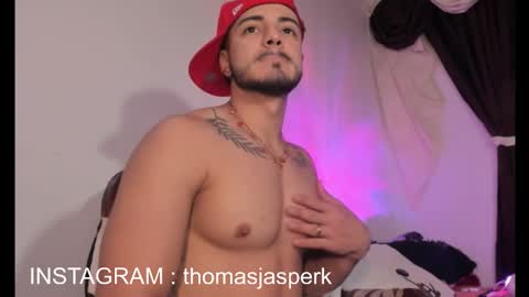 Snapshot of thomas_k7 chatting on November 20, 9:58 pm Thomas online show from November 20, 9:58 pm