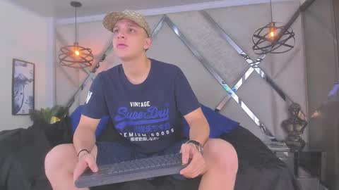 ---Thomas--- online show from February 24, 7:22 am