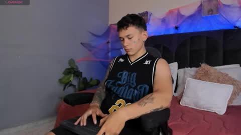 Thomas online show from October 16, 12:50 pm