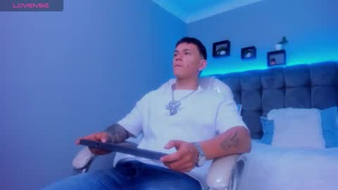 Thomas online show from November 30, 2:10 pm