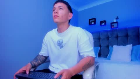 Thomas online show from December 2, 10:31 am