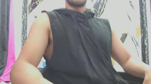 Snapshot of thomas_neuman chatting on June 4, 10:49 pm Thomas online show from June 4, 10:49 pm
