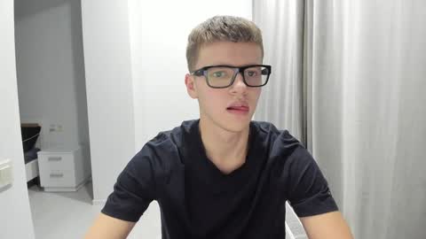 Tomas online show from December 11, 4:28 am