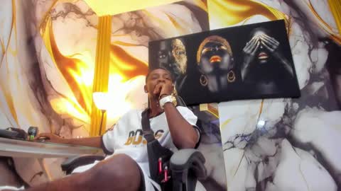 Snapshot of thomas_shelbys chatting on October 2, 3:35 am Thomas online show from October 2, 3:35 am