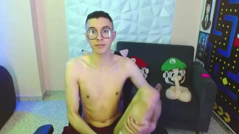 Thomas online show from December 10, 1:33 pm