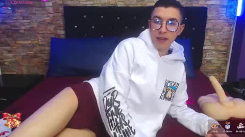 Thomas online show from December 17, 12:33 pm