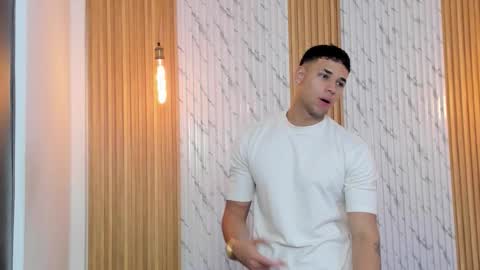 Thomas online show from November 25, 11:32 am