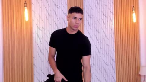 Thomas online show from February 11, 3:28 pm