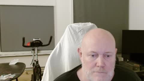 thomash32 online show from September 9, 8:52 pm